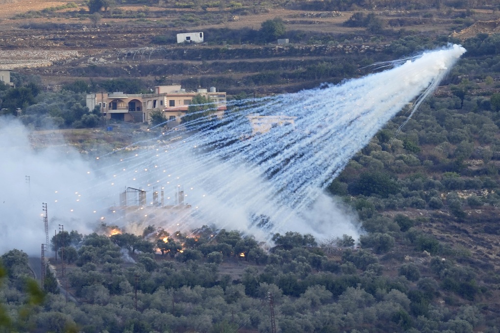 Israel cảnh báo Hezbollah trả giá đắt, xung đột trên đà lan rộng - 1 Israel cảnh báo Hezbollah trả giá đắt, xung đột trên đà lan rộng - 1
