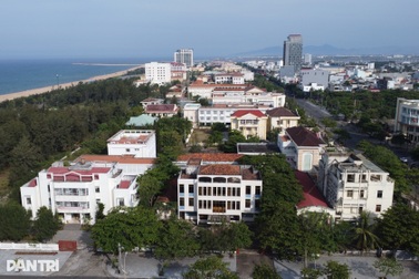 Bộ Chính trị: Thống kê toàn bộ trụ sở, nhà đất dôi dư sau sáp nhập