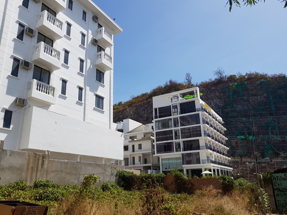 Khánh Hòa kết luận về loạt biệt thự vượt tầng tai tiếng ở Nha Trang - 2 Khánh Hòa kết luận về loạt biệt thự vượt tầng tai tiếng ở Nha Trang - 2