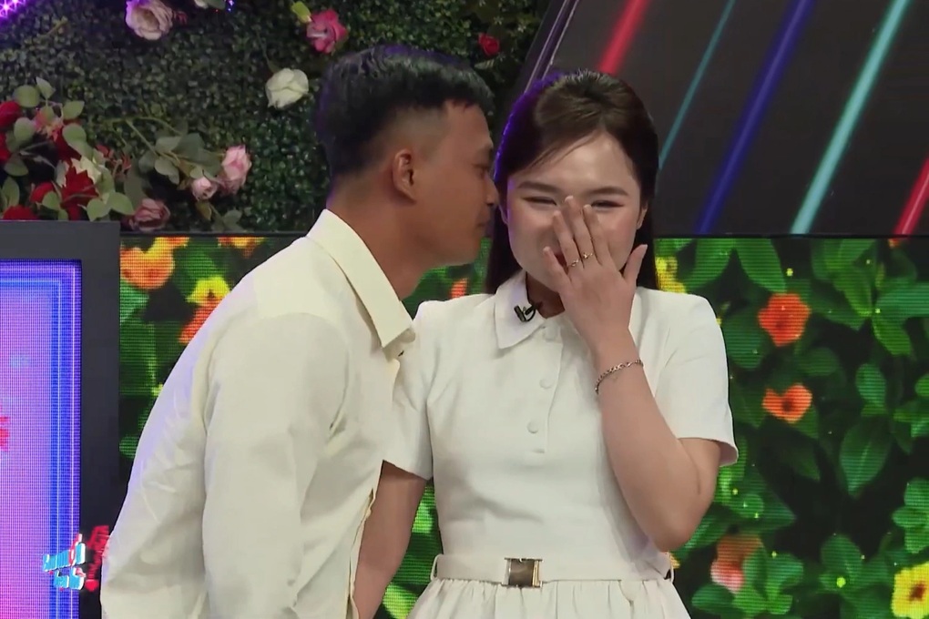 Sau hai lần thử, chàng trai Vĩnh Long mới có thể hôn má 10X xinh đẹp - 2 Sau hai lần thử, chàng trai Vĩnh Long mới có thể hôn má 10X xinh đẹp - 2