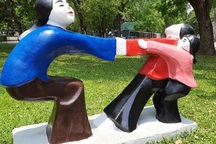 Giới mỹ thuật “sốc nặng” trước việc sơn lại tượng ở Công viên Thống Nhất