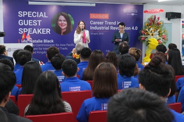 Cao ủy Thương mại Anh: “Cánh cửa thế giới luôn chào đón những người trẻ biết mình là ai”