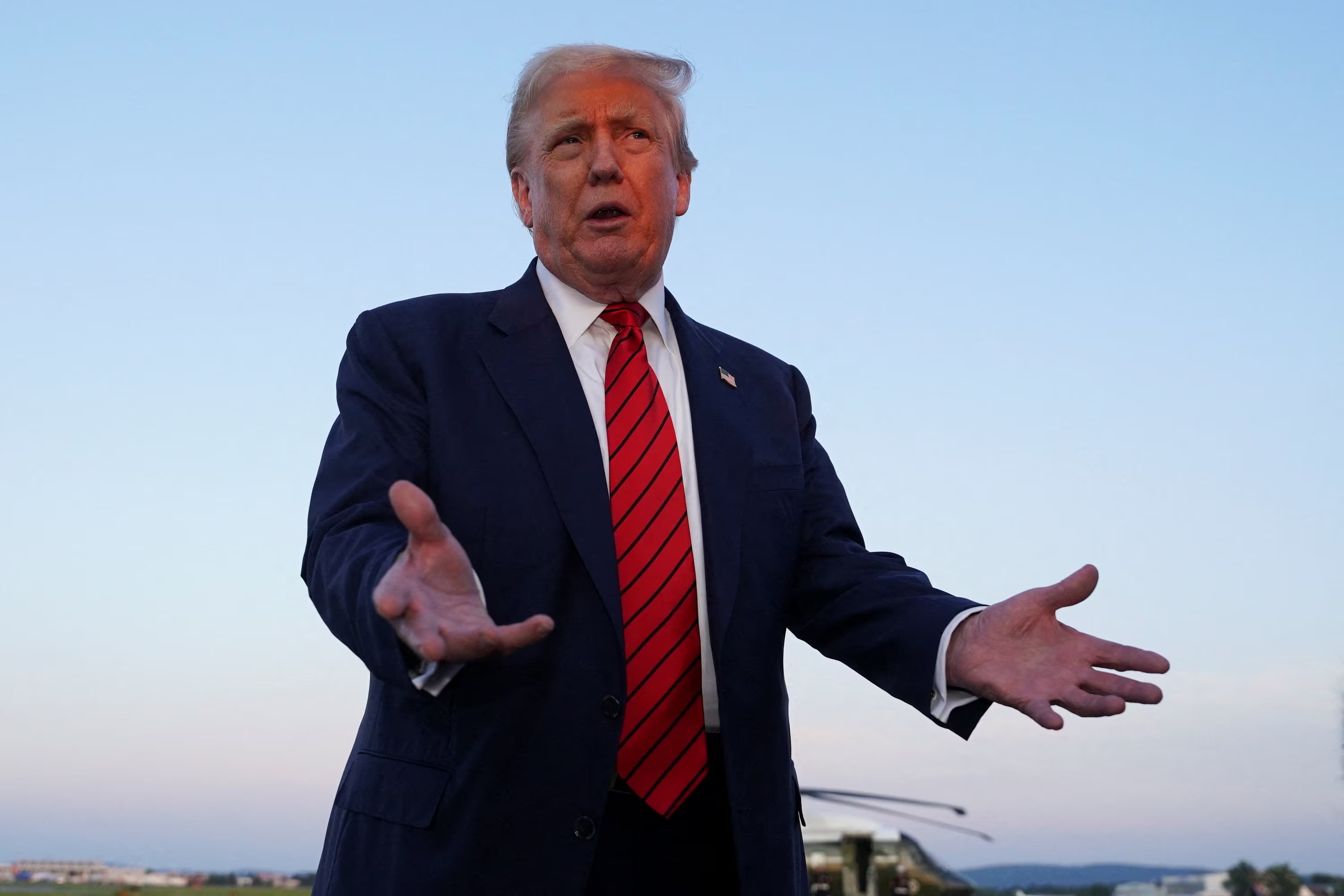 Ông Trump lên tiếng việc cách chức lãnh đạo Cục Thống kê Lao động Mỹ - 1