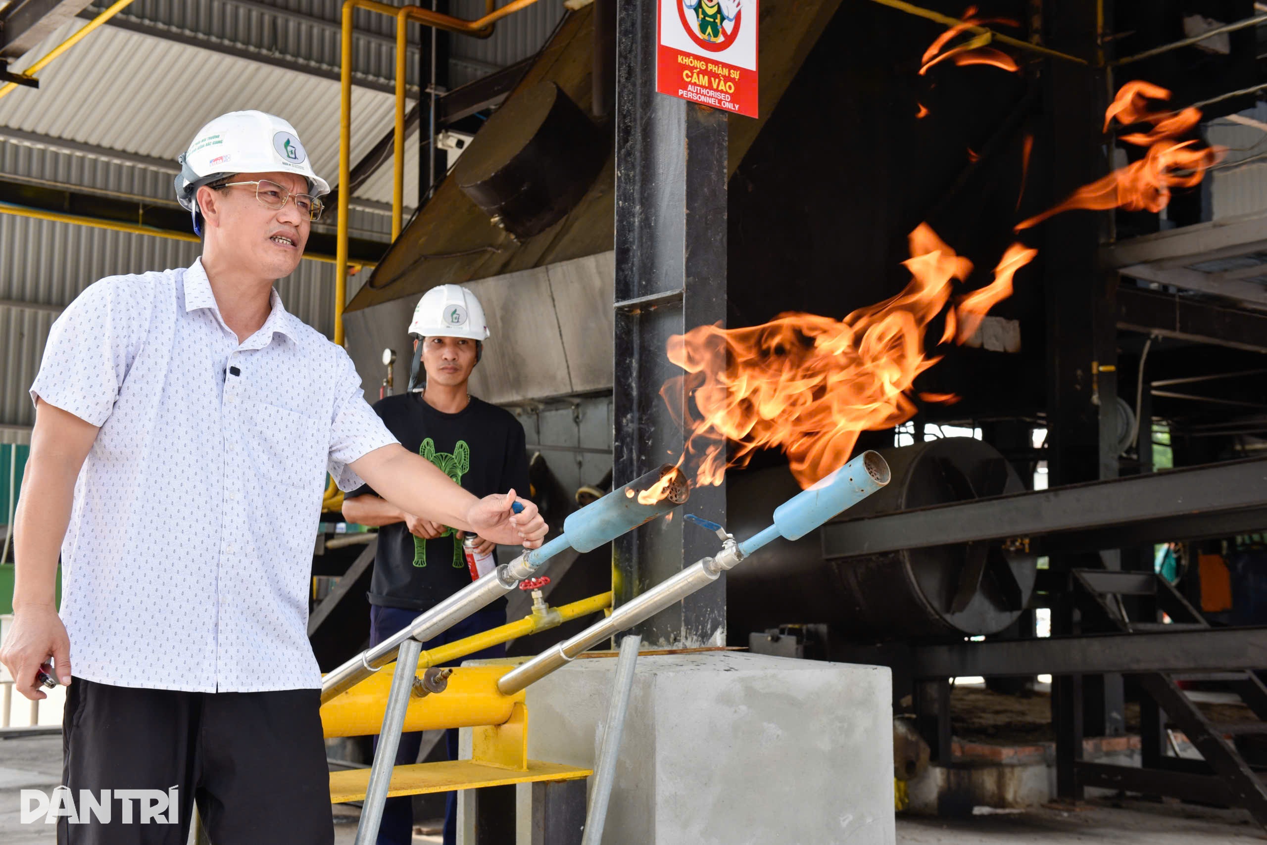 Ăn ngủ với rác, kỹ sư Việt tạo hệ thống xử lý rác không phát thải đầu tiên