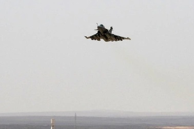 Hai máy bay chiến đấu Pháp va chạm