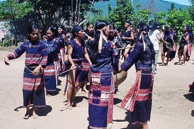  Lễ cúng Thần nhà Rông của người J’rai