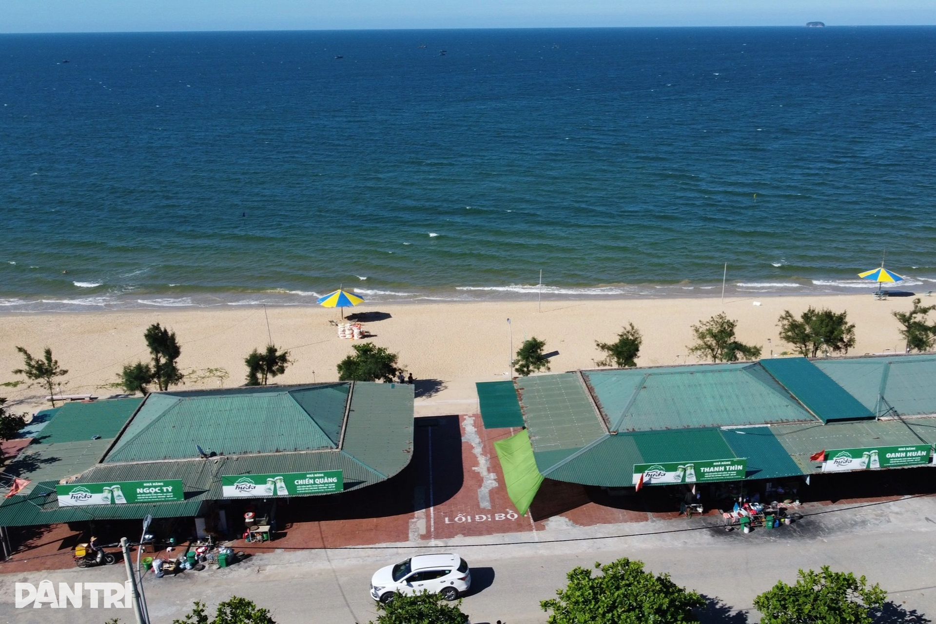Khu du lịch biển lột xác sau khi hàng chục ki ốt được giải tỏa - 12 Khu du lịch biển lột xác sau khi hàng chục ki ốt được giải tỏa - 12