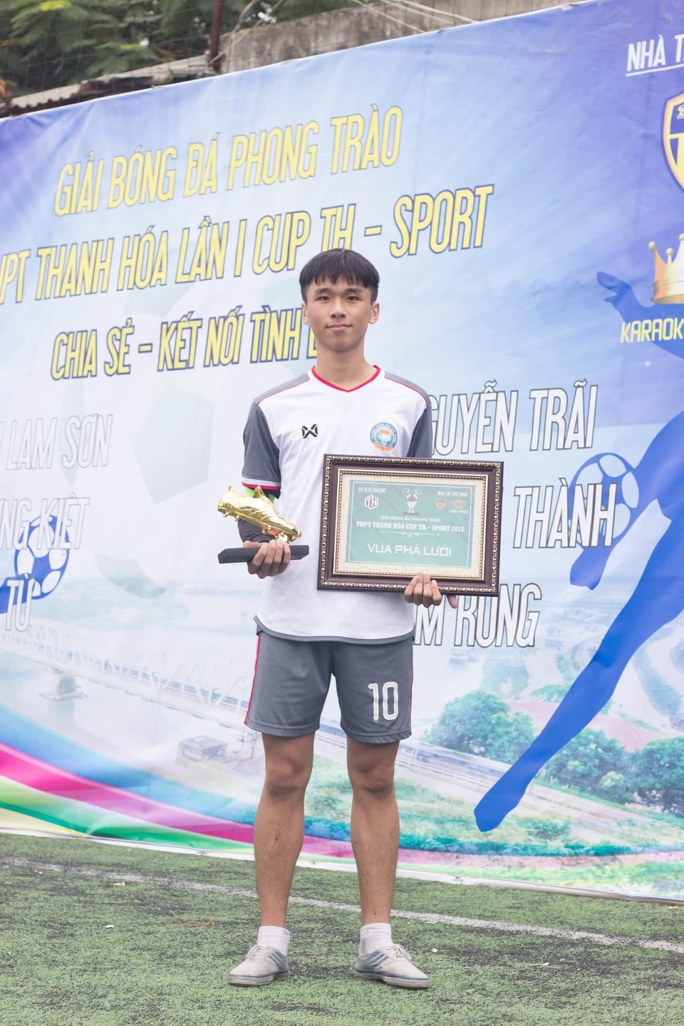 Sau Bùi Tiến Dũng là Hoàng Long, Thanh Hóa tiếp tục gây bão vì một cầu thủ trẻ mệnh danh “Hot boy chân vàng” - 2 Sau Bùi Tiến Dũng là Hoàng Long, Thanh Hóa tiếp tục gây bão vì một cầu thủ trẻ mệnh danh “Hot boy chân vàng” - 2