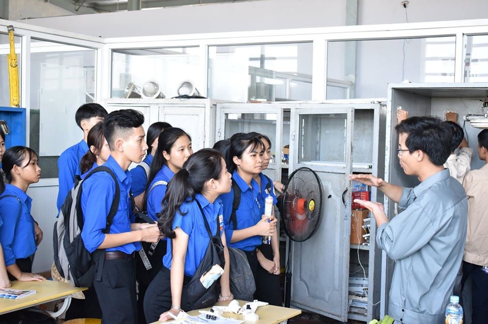 Hà Nội: Hàng nghìn lao động trẻ được tư vấn chọn nghề, phân luồng hướng nghiệp - 1 Hà Nội: Hàng nghìn lao động trẻ được tư vấn chọn nghề, phân luồng hướng nghiệp - 1