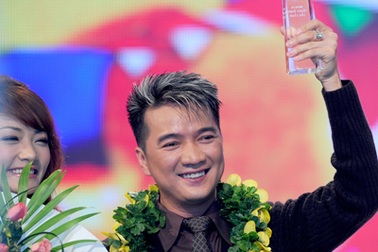 Mr Đàm đoạt giải Album Vàng tháng 10