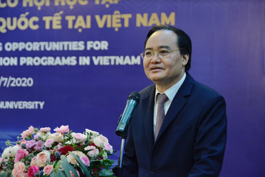 Mở chương trình liên kết quốc tế tốt nhất để thu hút 200.000 du học sinh