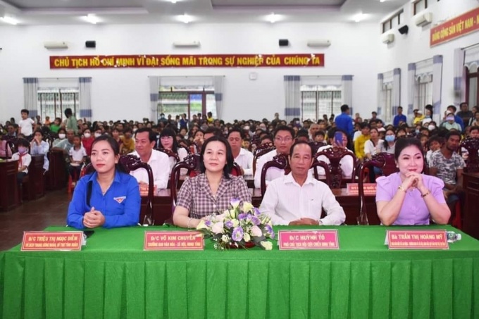 Sở LĐ-TB&XH tỉnh phối hợp với Đoàn Thanh niên Cộng sản  Hồ Chí Minh tỉnh và Ủy ban nhân dân thị xã Vĩnh Châu tổ chức Đêm hội Trung  thu năm 2023.