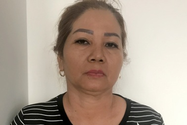 Bắt người phụ nữ cho vay nặng lãi trước cổng bệnh viện