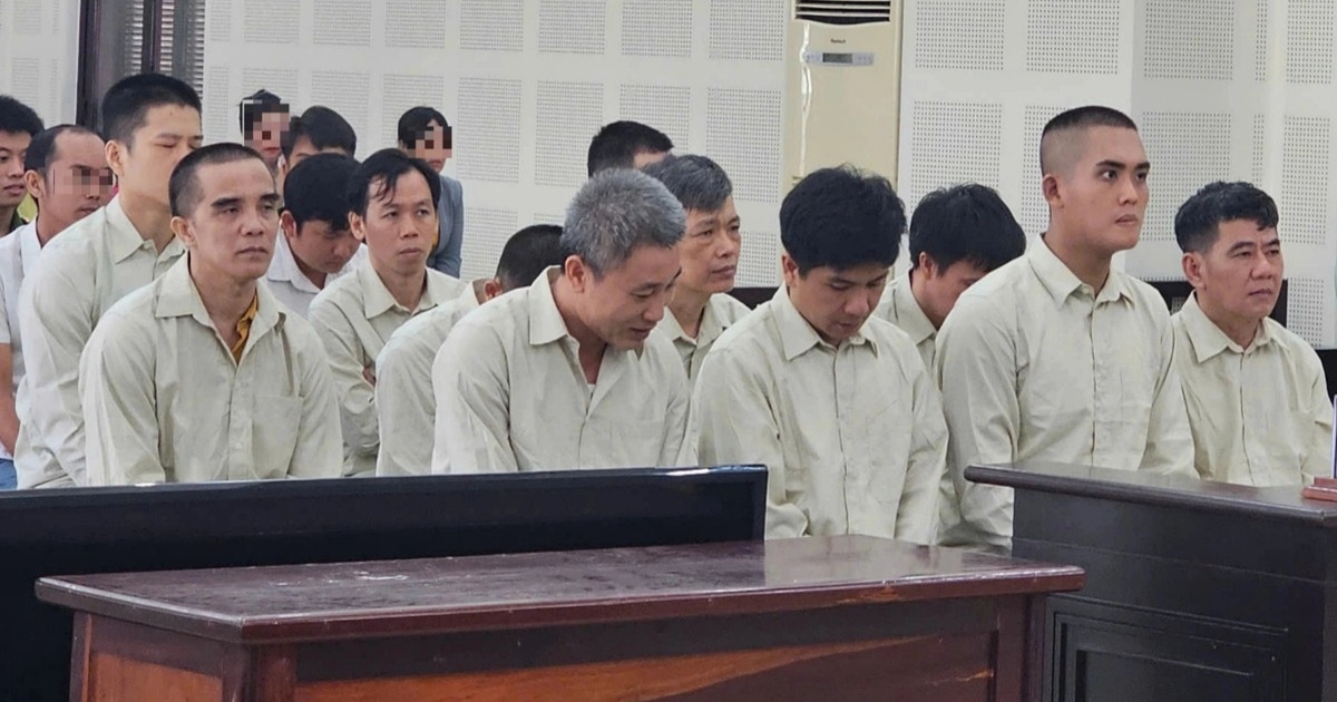 Cấu kết in 1,6 triệu cuốn sách giáo khoa giả, 13 bị cáo lĩnh án