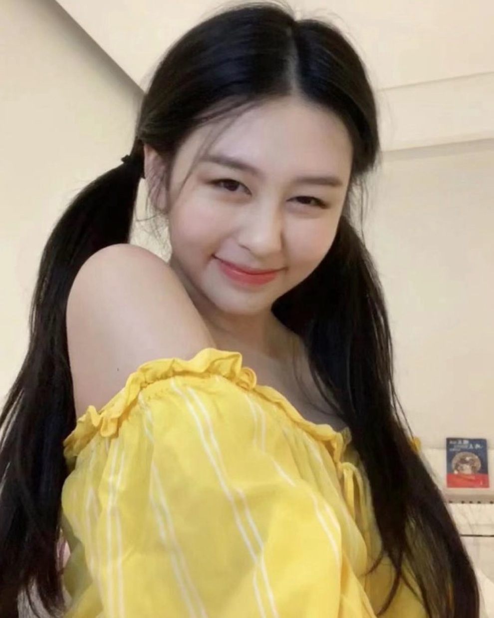 Ái nữ xinh đẹp của biểu tượng gợi cảm nổi tiếng Khâu Thục Trinh - 3 Ái nữ xinh đẹp của biểu tượng gợi cảm nổi tiếng Khâu Thục Trinh - 3