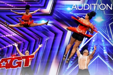 Bùng cháy với vũ điệu salsa nóng bỏng và khỏe khoắn