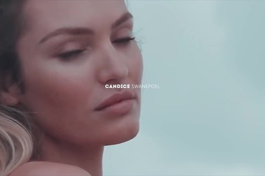Candice Swanepoel khoe vẻ đẹp hút hồn