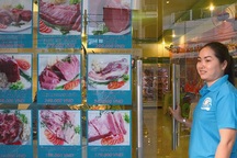 Thịt ngoại ngập thị trường