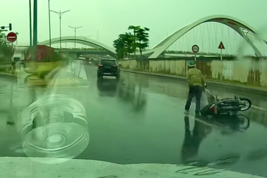 Ô tô vượt đèn đỏ, gây tai nạn rồi bỏ đi gây phẫn nộ