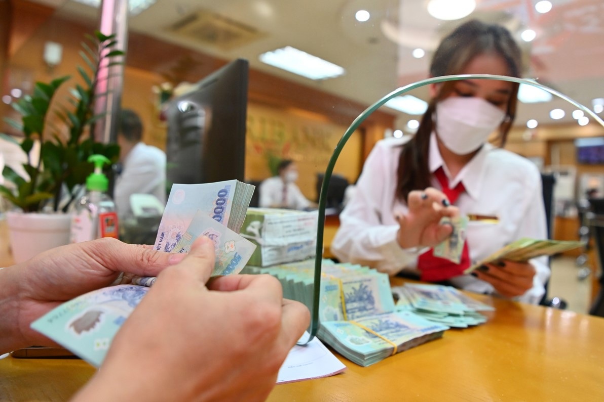 Das Durchschnittsgehalt in Ho-Chi-Minh-Stadt ist 17 % höher als in Hanoi - 1 Lương trung bình ở TPHCM cao hơn Hà Nội 17% - 1