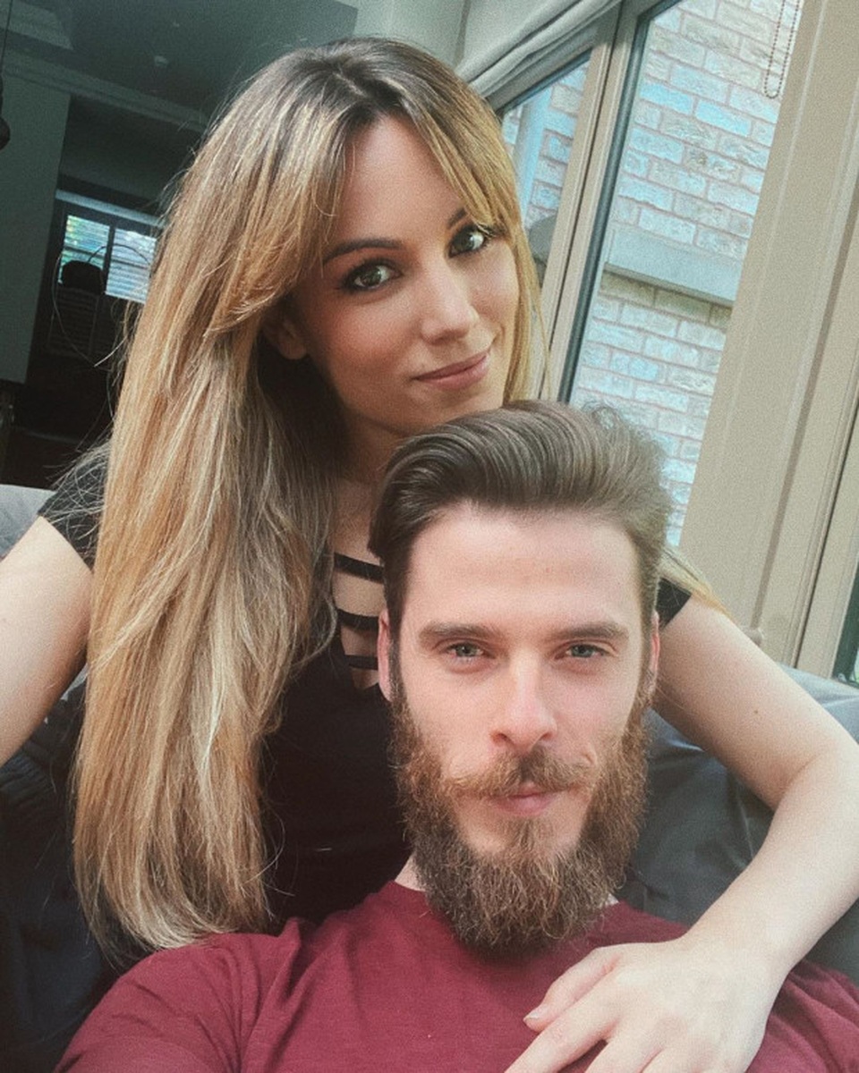 Bạn gái De Gea “giải nhiệt” với loạt ảnh thả dáng tại hồ bơi - 3 Bạn gái De Gea “giải nhiệt” với loạt ảnh thả dáng tại hồ bơi - 3