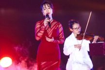 Mai Hoa, Uyên Linh biểu diễn tại nhạc hội "Khúc xuân Hà Nội"