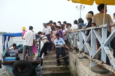 Sôi động du lịch sông nước những ngày nghỉ lễ