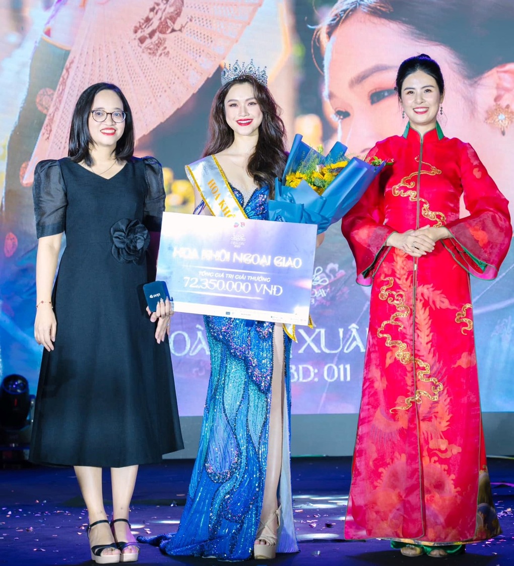 Dàn hoa khôi tài sắc, là sinh viên trường đại học hàng đầu ở Hà Nội - 5 Dàn hoa khôi tài sắc, là sinh viên trường đại học hàng đầu ở Hà Nội - 5