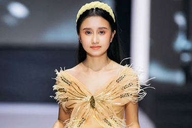 Mẫu nhí Nguyễn Ngọc Vân Anh thu hút tại Tuần lễ Thời trang Quốc tế Việt Nam