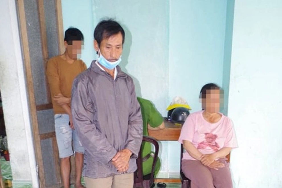 Khởi tố thầy cúng chữa bệnh căn làm một cô gái trẻ có thai - 1 Khởi tố thầy cúng chữa bệnh căn làm một cô gái trẻ có thai - 1