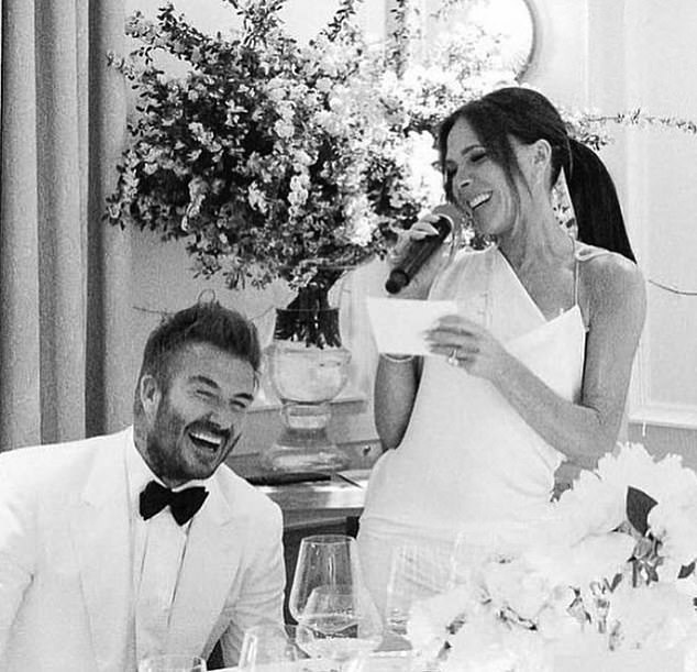 Gia đình Beckham nhắn nhủ đầy ẩn ý, cậu cả Brooklyn Beckham vẫn phớt lờ - 2