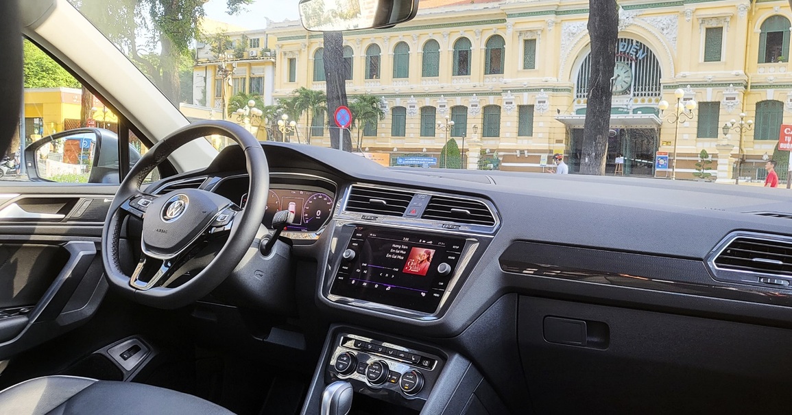 Volkswagen Tiguan giảm giá khủng hơn 80 triệu đồng đón Tết - 3 Volkswagen Tiguan giảm giá khủng hơn 80 triệu đồng đón Tết - 3