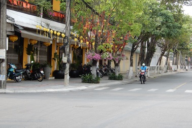 Phố xá thoáng đãng sau lệnh cách ly toàn xã hội