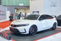Honda Civic Type R có giá mới gần 3 tỷ đồng, mức tăng ngang một chiếc City