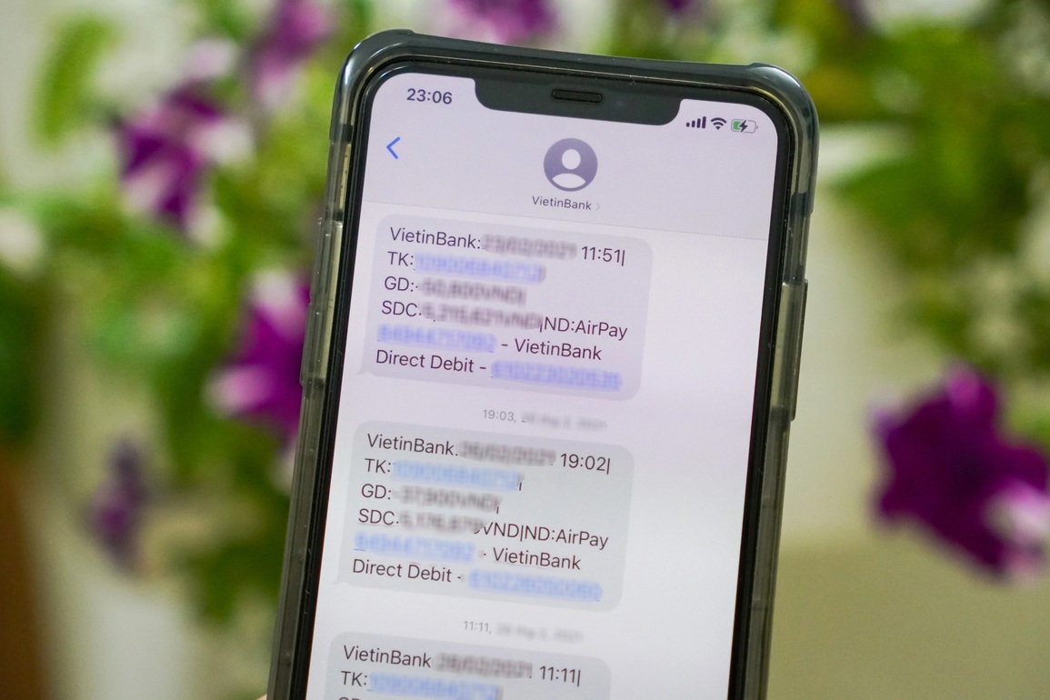 Thống nhất thu trọn gói 11.000 đồng/tháng cho dịch vụ SMS Banking - 1 Thống nhất thu trọn gói 11.000 đồng/tháng cho dịch vụ SMS Banking - 1