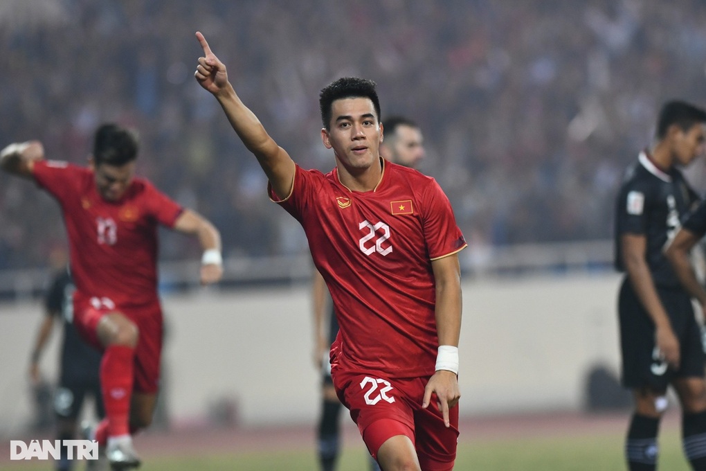 Đội tuyển Việt Nam hạ gục Indonesia, tiến vào chung kết AFF Cup 2022 - 2 Đội tuyển Việt Nam hạ gục Indonesia, tiến vào chung kết AFF Cup 2022 - 2