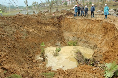 Lại vỡ đường ống nước sạch, hàng vạn hộ dân nguy cơ mất nước