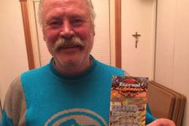 Ông lão vô gia cư bất ngờ trúng xổ số độc đắc 11 tỷ đồng