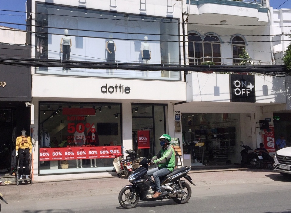 TPHCM: Người dân không mặn mà với Black Friday, dân buôn cũng héo sầu - 3 TPHCM: Người dân không mặn mà với Black Friday, dân buôn cũng héo sầu - 3