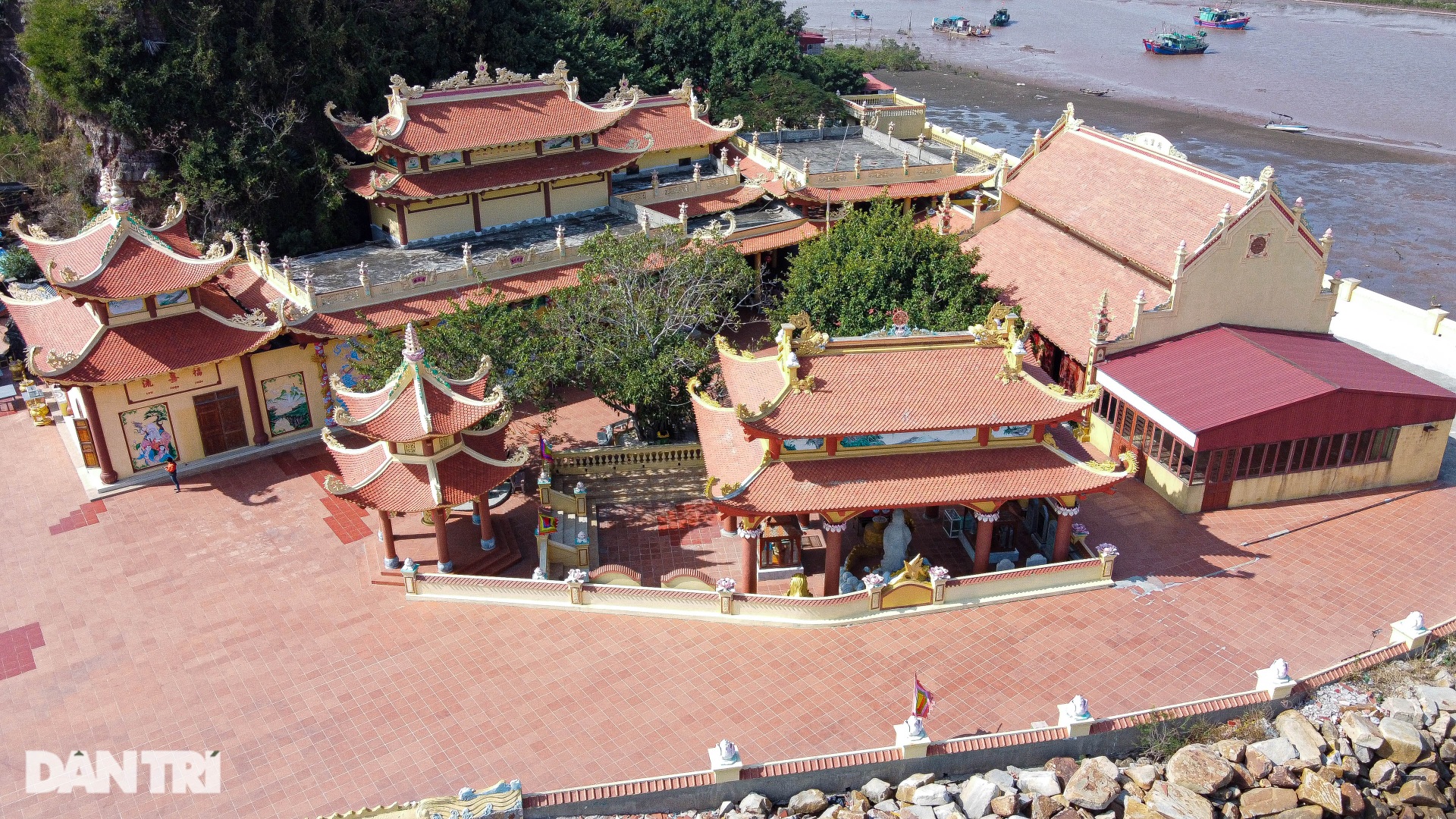 Ngôi đền giải oan linh thiêng hàng trăm năm tuổi nằm ven biển Đồ Sơn - 1