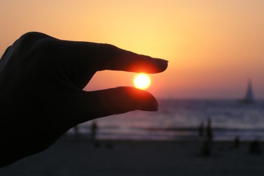 Sóng mặt trời chưa từng biết thách thức mọi định luật vật lý