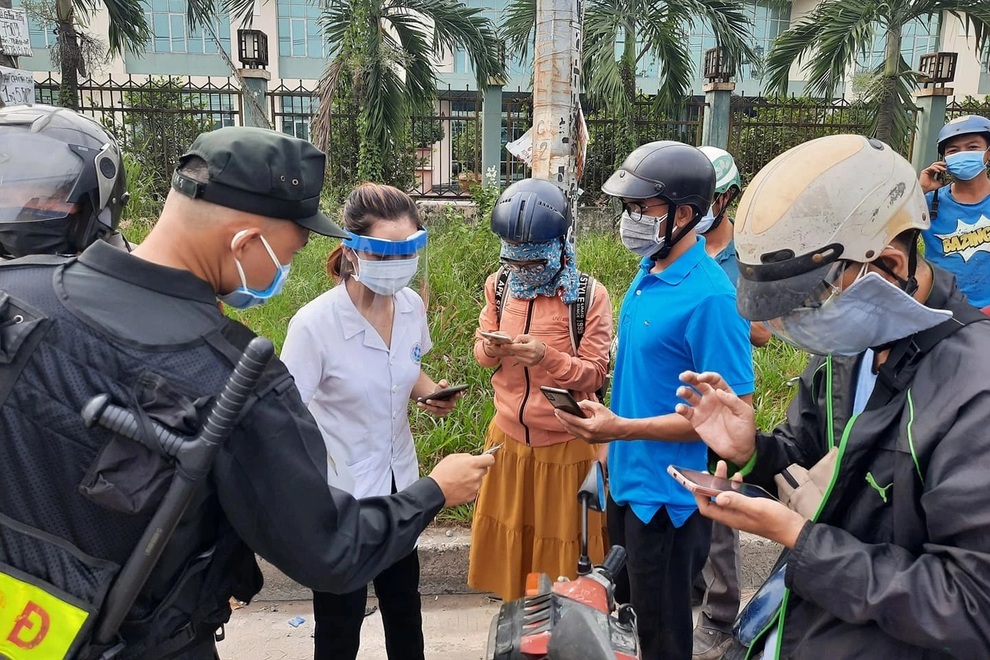Nhiều người tới Đồng Nai phải quay đầu xe vì thiếu giấy xét nghiệm Covid-19 - 2 Nhiều người tới Đồng Nai phải quay đầu xe vì thiếu giấy xét nghiệm Covid-19 - 2