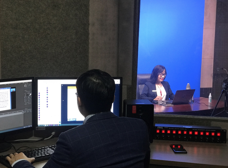 Một ngày làm việc của giảng viên dạy trực tuyến với sinh viên ảo - 2