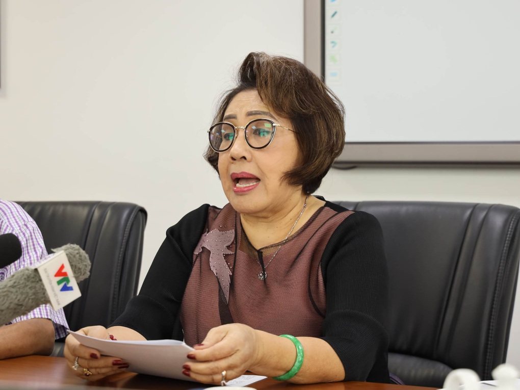 NSND Lệ Thủy suy sụp vì bị giả mạo hát ca ngợi Tịnh thất Bồng Lai - 1 NSND Lệ Thủy suy sụp vì bị giả mạo hát ca ngợi Tịnh thất Bồng Lai - 1