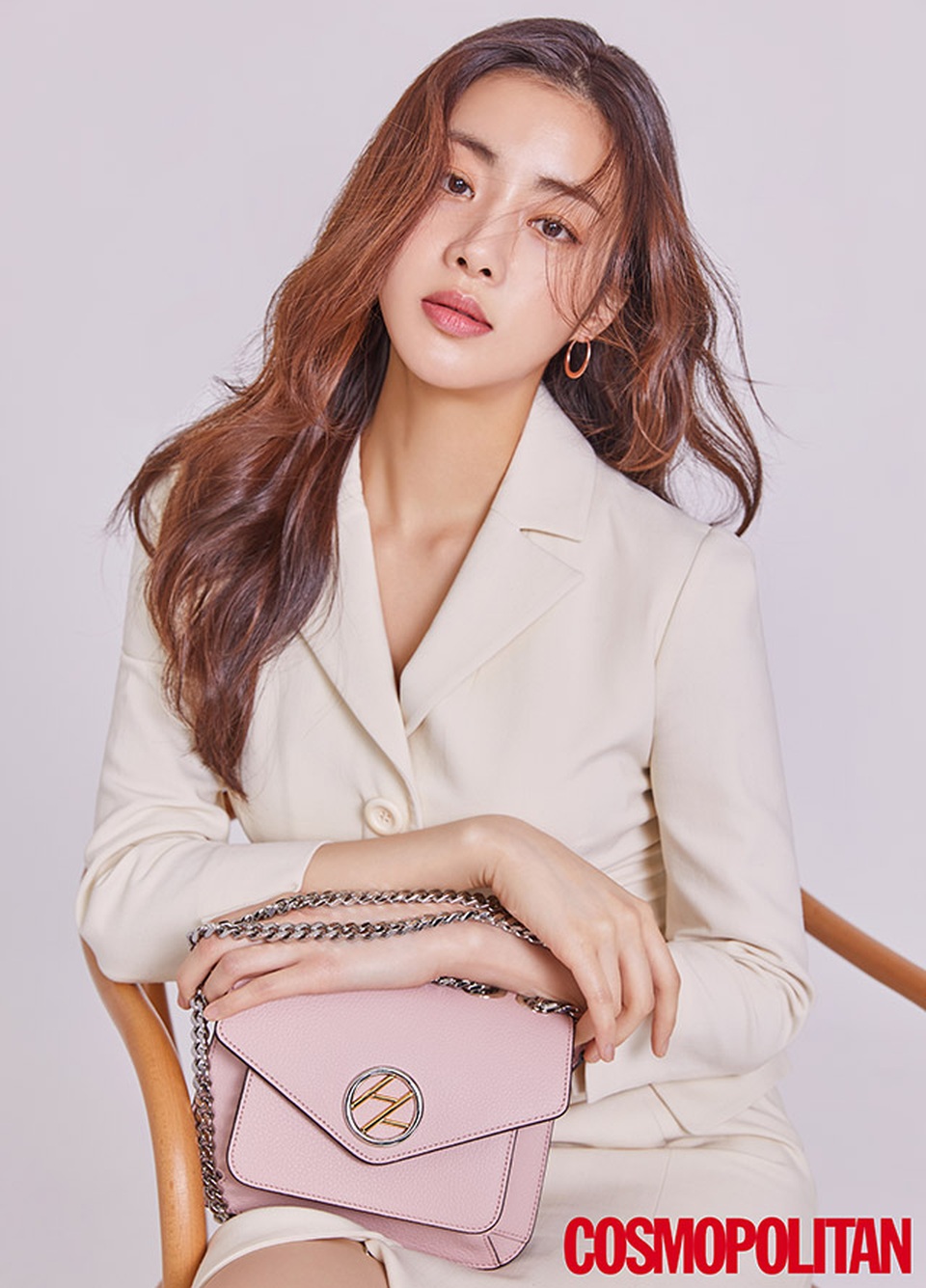 Tình cũ Hyun Bin đã tổ chức hôn lễ bí mật - 4 Tình cũ Hyun Bin đã tổ chức hôn lễ bí mật - 4