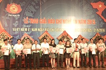 Phóng viên báo điện tử Dân trí đạt giải Báo chí Nghệ An