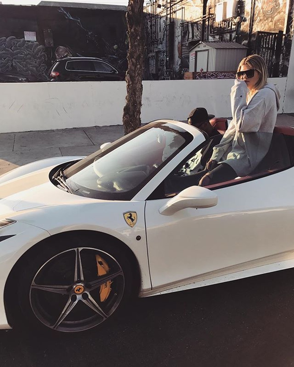 Cuộc sống sang chảnh của tình cũ tay chơi Scott Disick - 6 Cuộc sống sang chảnh của tình cũ tay chơi Scott Disick - 6