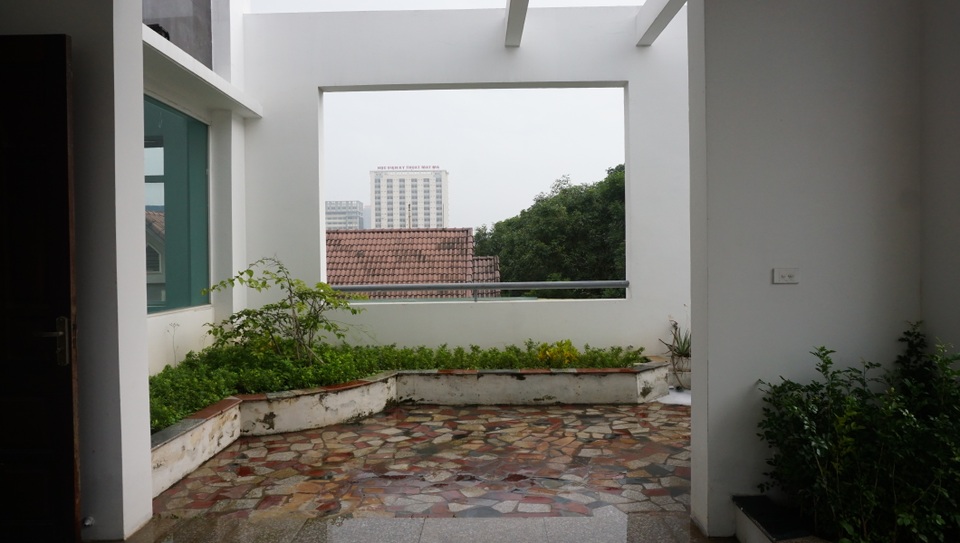 Chiêm ngưỡng ngôi biệt thự có đến 4 khu vườn xanh mát giữa lòng Hà Nội - 8 Chiêm ngưỡng ngôi biệt thự có đến 4 khu vườn xanh mát giữa lòng Hà Nội - 8