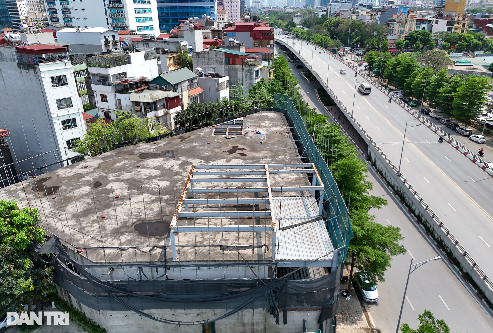 Công trình 1.400m2 khiến Chủ tịch phường Nghĩa Đô ở Hà Nội xộ khám - 3 Công trình 1.400m2 khiến Chủ tịch phường Nghĩa Đô ở Hà Nội xộ khám - 3