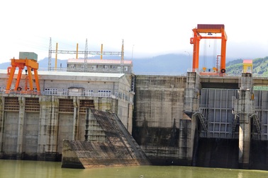 Vụ thủy điện xả nước cuốn trôi 1 người: Xả đúng quy trình?